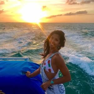 Meet your Posher, Lola